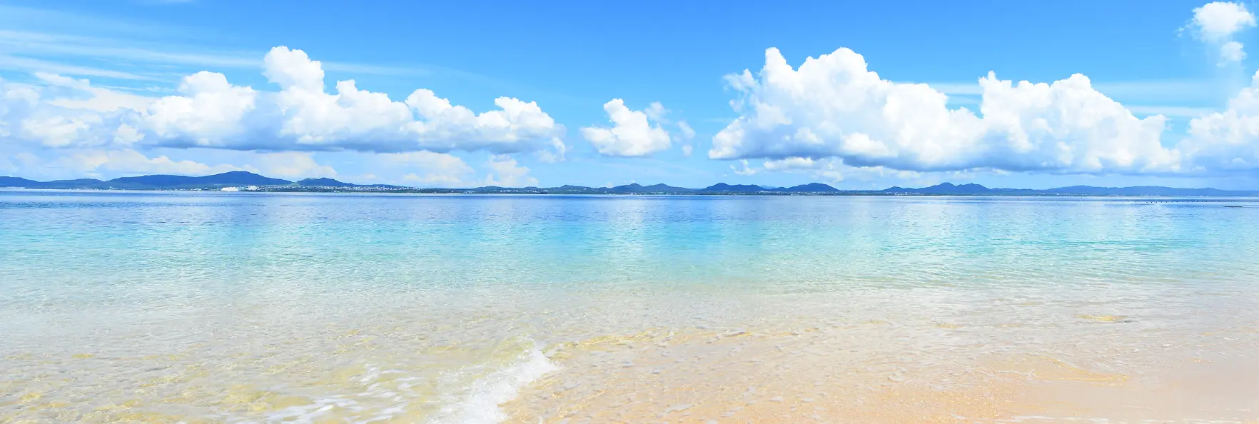 青い海と白い砂浜